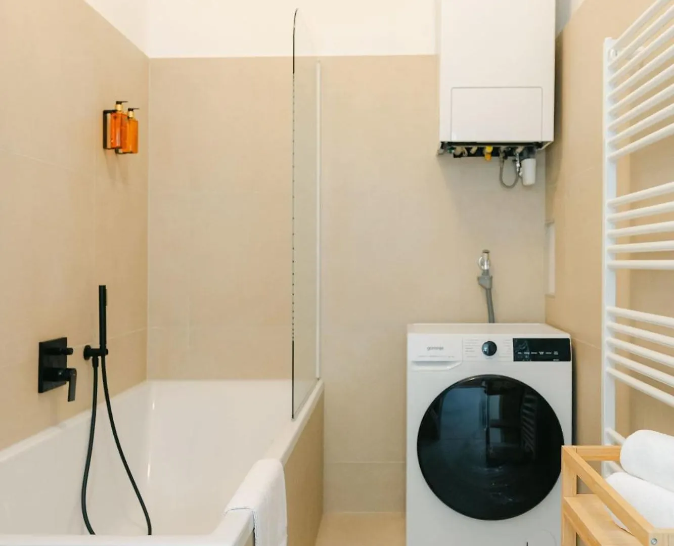 Appartamento Neat 1Br Perfect For 4 Free Parking Vienna
