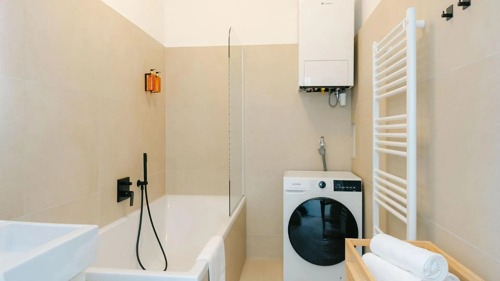 Appartement Neat 1Br Perfect For 4 Free Parking à Vienne